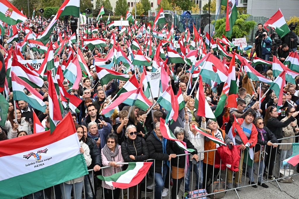 De demonstranten noemden de Hongaarse publieke omroep een 'propagandafabriek' gerund op kosten van de belastingbetaler.