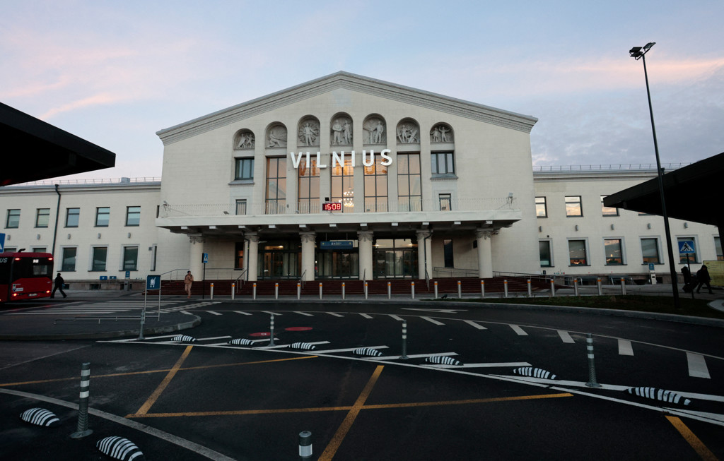 Luchtruim boven Litouwen weer open na ballonnen met smokkelwaar uit Belarus