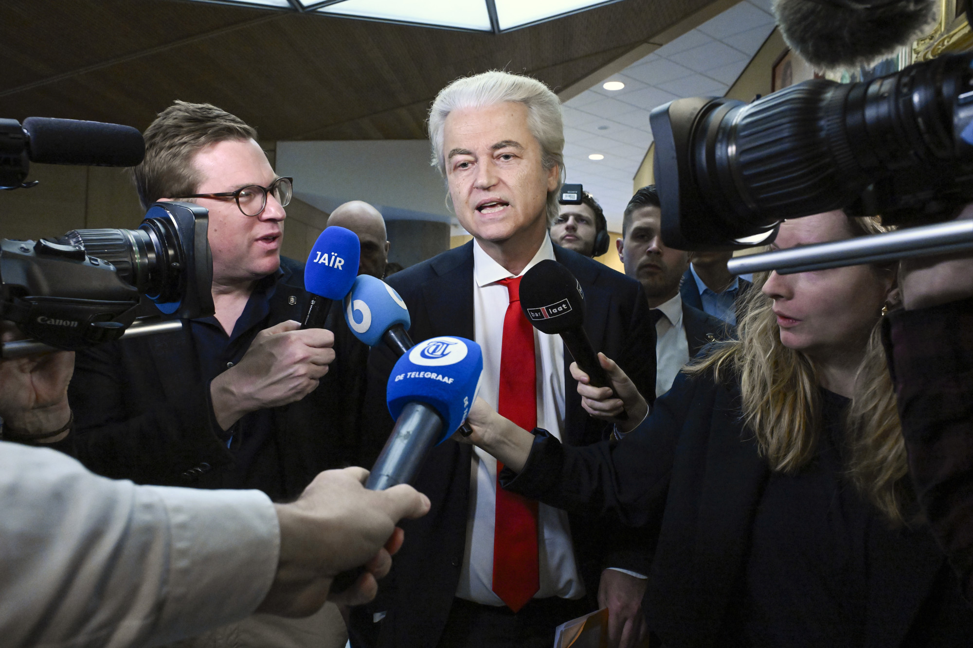 Man (25) aangehouden voor bedreigen politici, met name Geert Wilders