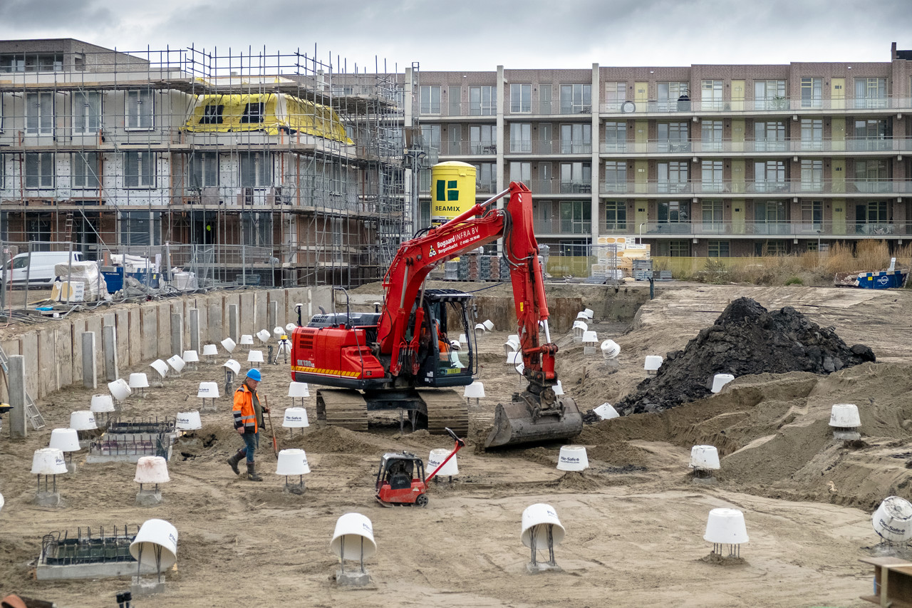 Waarschuwing: stikstof en vol stroomnet zetten streep door half miljoen woningen