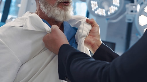 Geen naamkaartje in ziekenhuis om personeel te beschermen: 'Ze worden bespuugd en bedreigd'