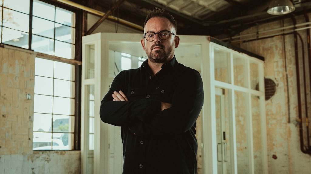 Thijs Zeeman lanceert nieuwe true crime-podcast over obsessieve belagers: 'Stalking is actueel onderwerp'