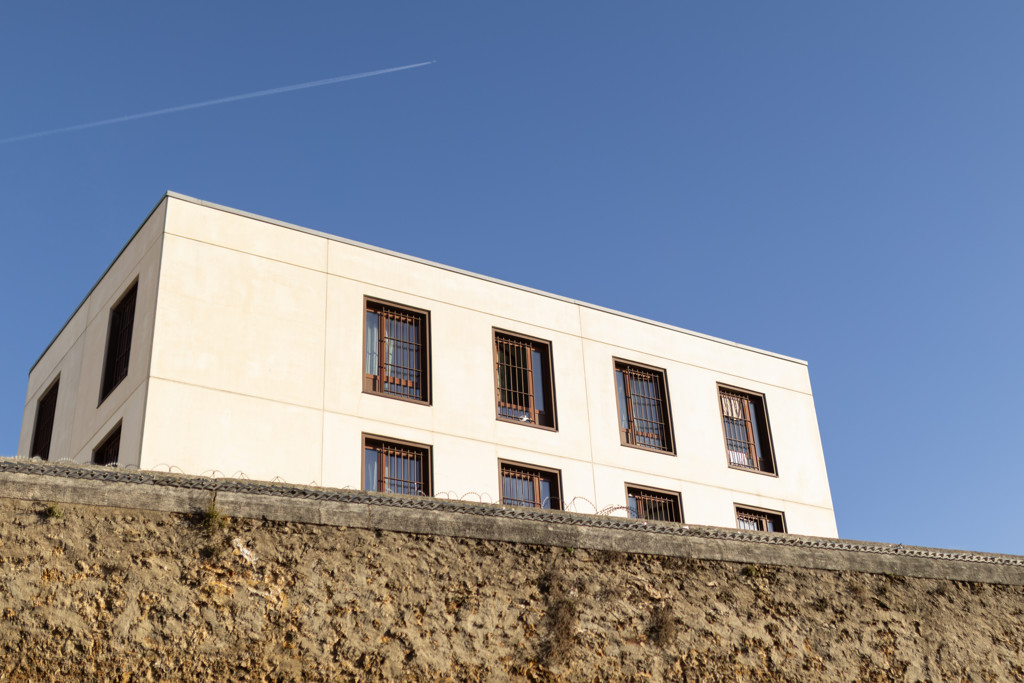 De gevangenis waar Sarkozy vastzit. 