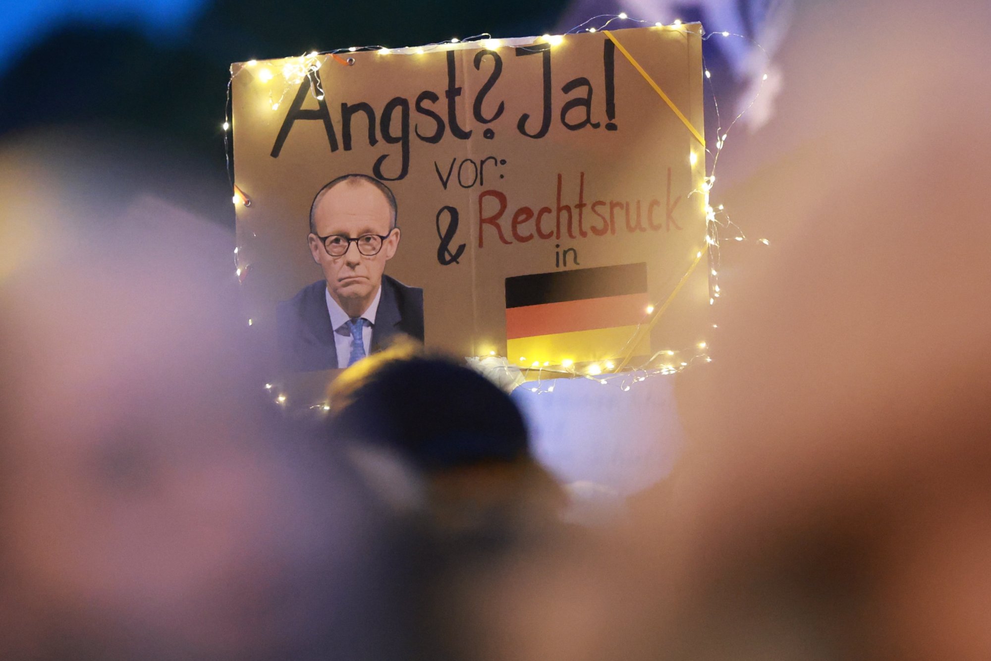 Demonstranten richten zich direct tot Friedrich Merz