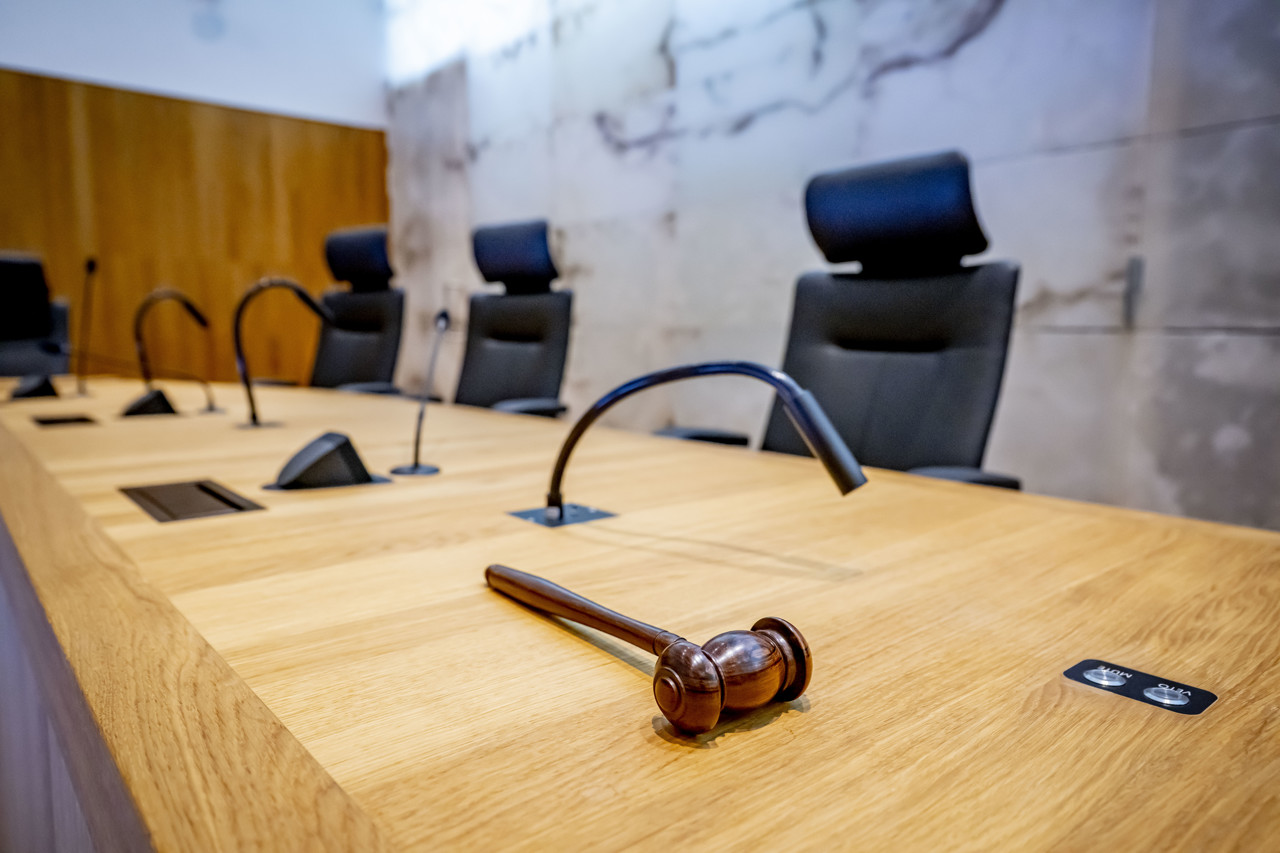 16-jarige verdacht van tieners ronselen en drugs uithalen, OM eist jaar cel