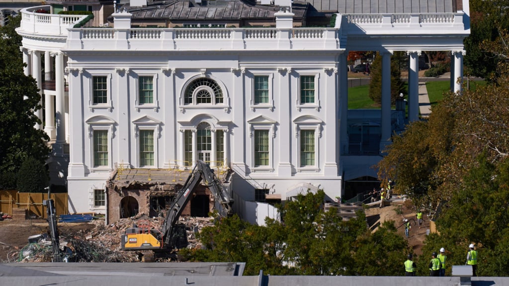 Foto's tonen dat oostvleugel Witte Huis na drie dagen volledig gesloopt is