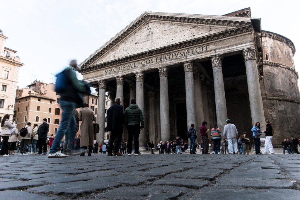 Toerist valt zeven meter naar beneden in Rome na maken selfie en overlijdt