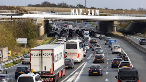 Veel files door werkzaamheden en einde herfstvakantie