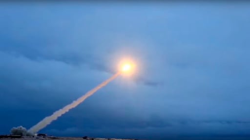 Rusland test 'onoverwinnelijke' raket: 'stormvogel' vliegt 14.000 kilometer