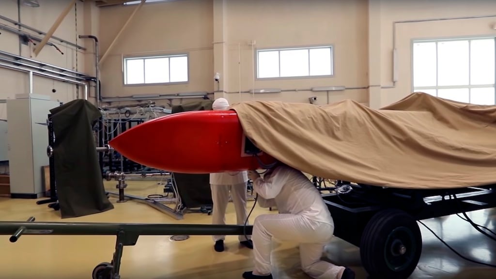 Een fabriek waar in het geheim gewerkt wordt aan de kruiskoppen.