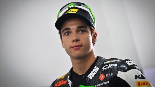 Zwitserse Moto3-rijder Noah Dettwiler (20) vecht voor zijn leven na crash