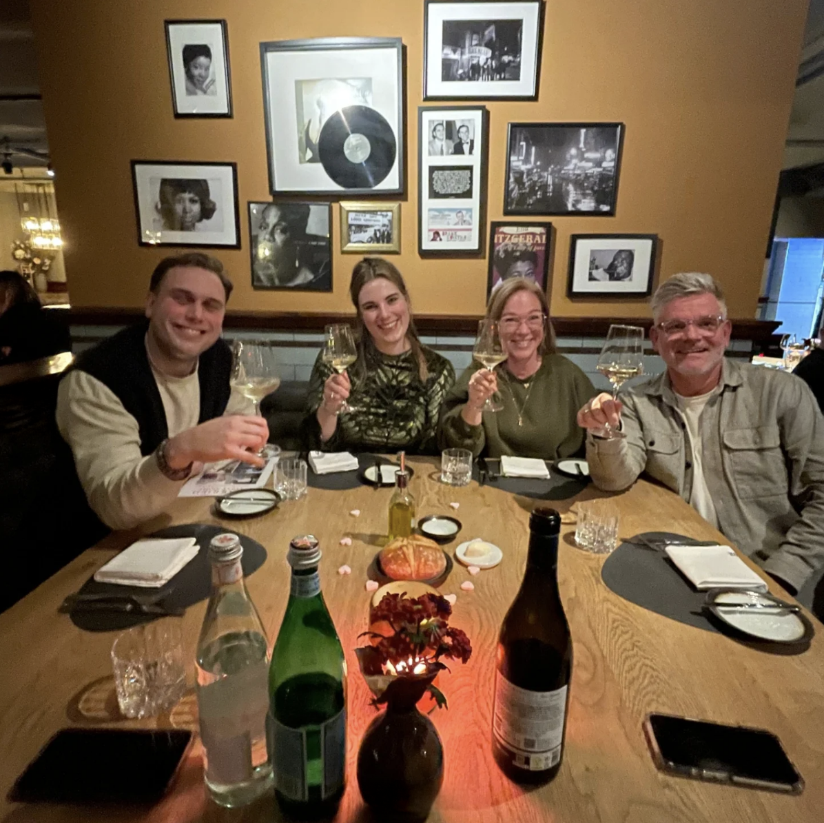 Hinke en Giovanni uit MAFS genieten van koppelsweekend met Peter en Mariska: 'Voor in de boeken'