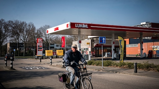 Russische Lukoil verkoopt buitenlandse bezittingen, gevolgen voor Nederland onbekend