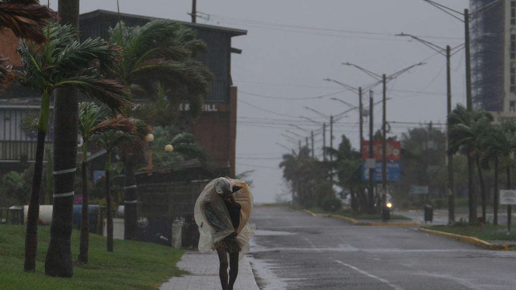 Orkaan Melissa boven Jamaica afgezwakt, Nederlandse Alyssa wacht huiverig af