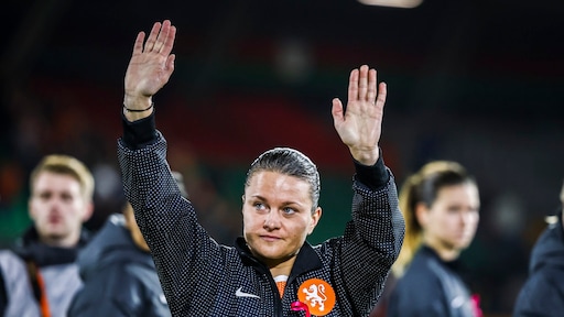 248e en laatste interland: staande ovatie voor recordinternational Spitse