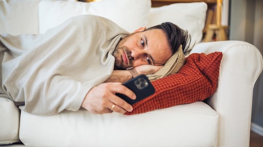 'Drie uur per dag op je smartphone? Dat kost jaren van je leven'