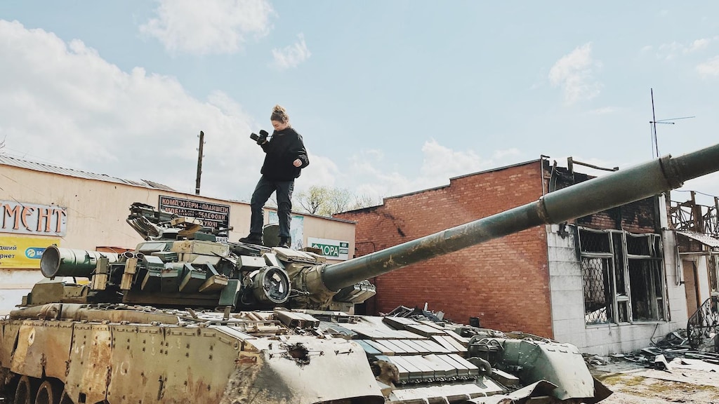 De 28-jarige fotograaf woont en werkt al ruim drie jaar in Oekraïne.