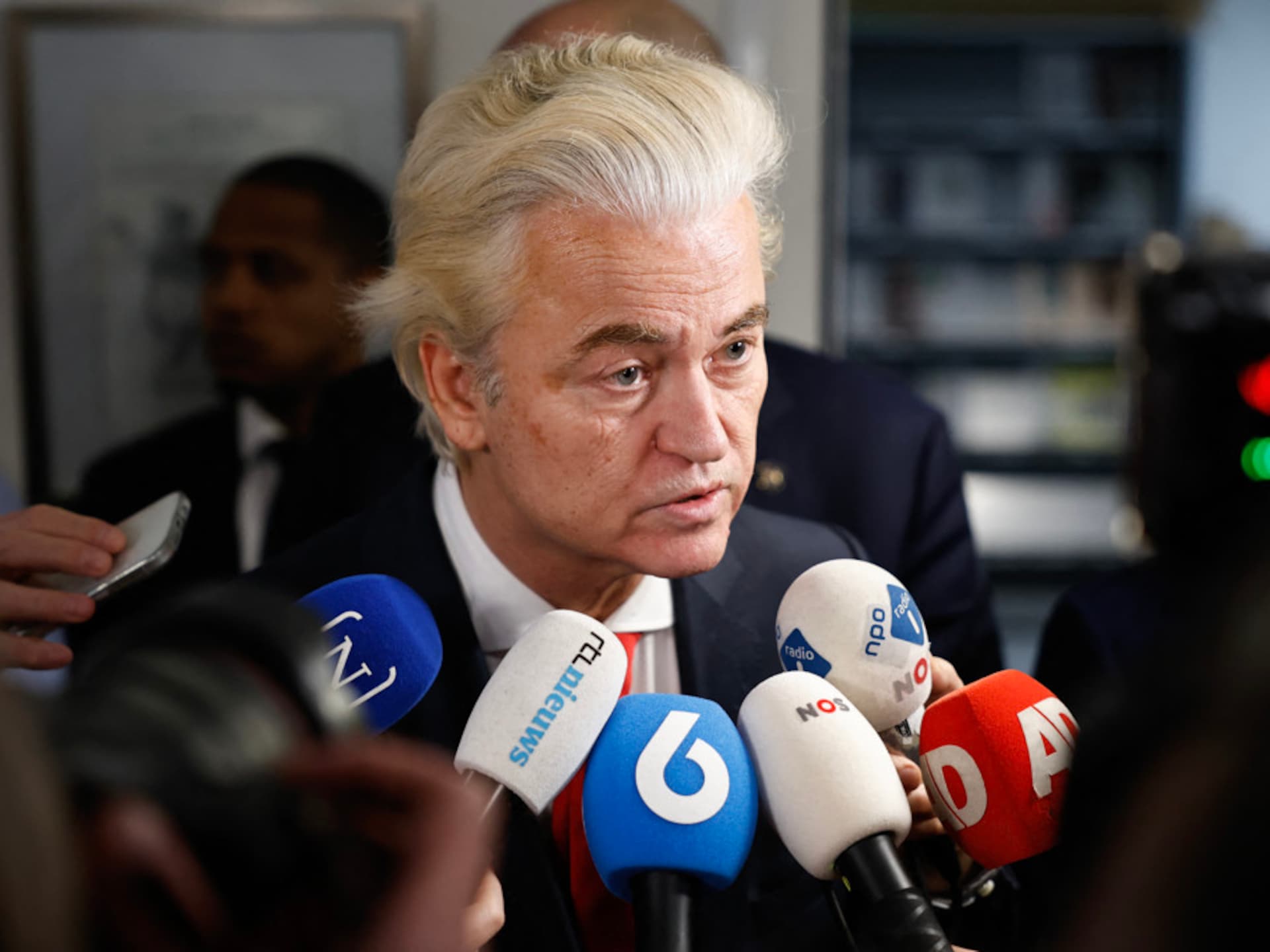 Wilders deelt op X berichten die gesjoemel tijdens verkiezingen suggereren