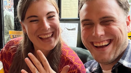 Giovanni uit MAFS verrast Hinke met liefdesaanzoek in Londen: 'Recht uit zijn hart'