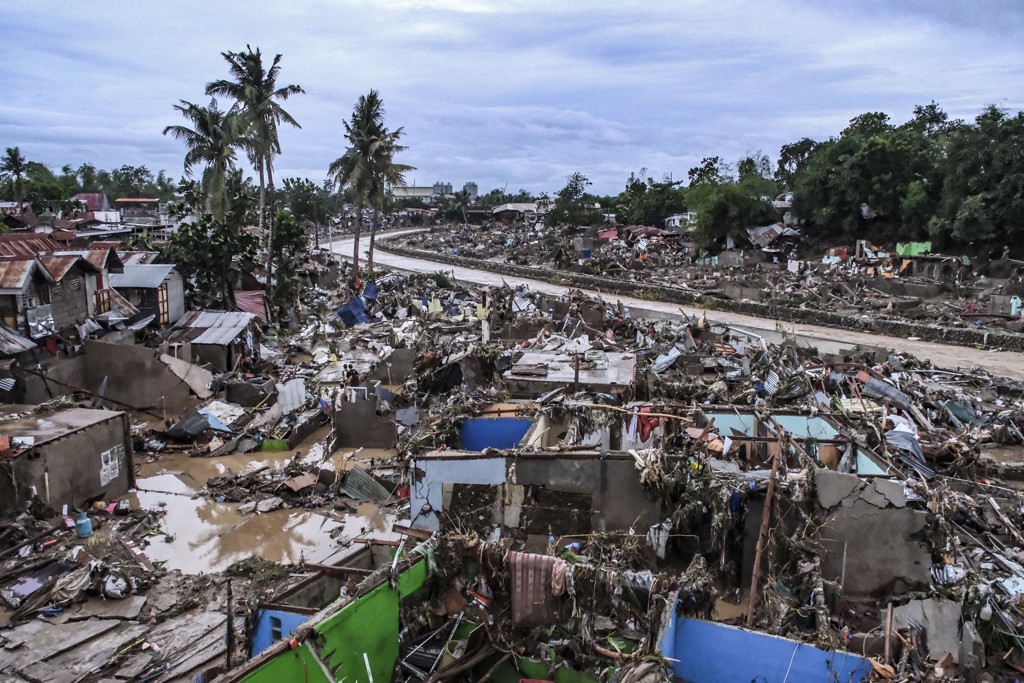 De ravage is enorm in Talisay op het eiland Cebu.