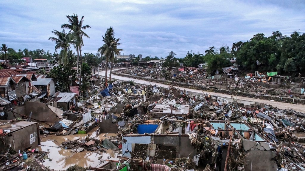 De ravage is enorm in Talisay op het eiland Cebu.