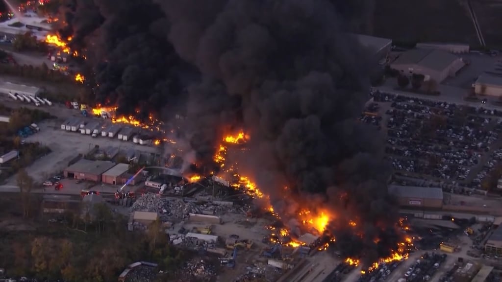Motor viel van vleugel neergestort vrachtvliegtuig, dodental loopt op tot 12