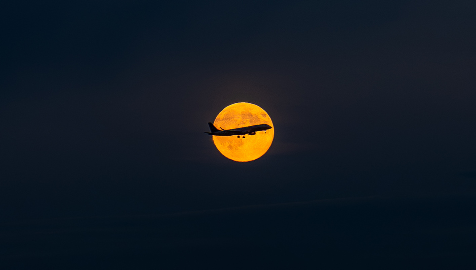 Supermaan was vannacht op verschillende plekken in Nederland goed te zien