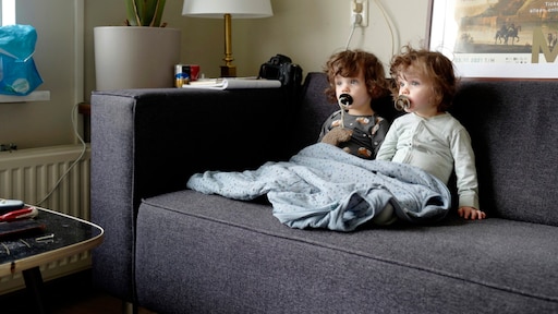 'Paracetamol, en dan gaat 't wel': ouders brengen kind met koorts toch naar opvang