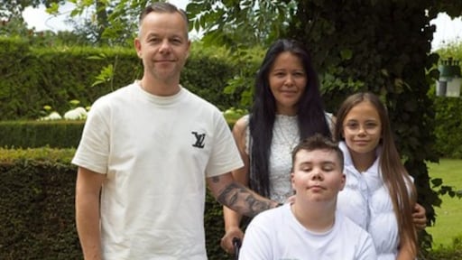 'Nooit meer schelden met kanker': Angelo zet de missie van zijn overleden zoon (18) voort