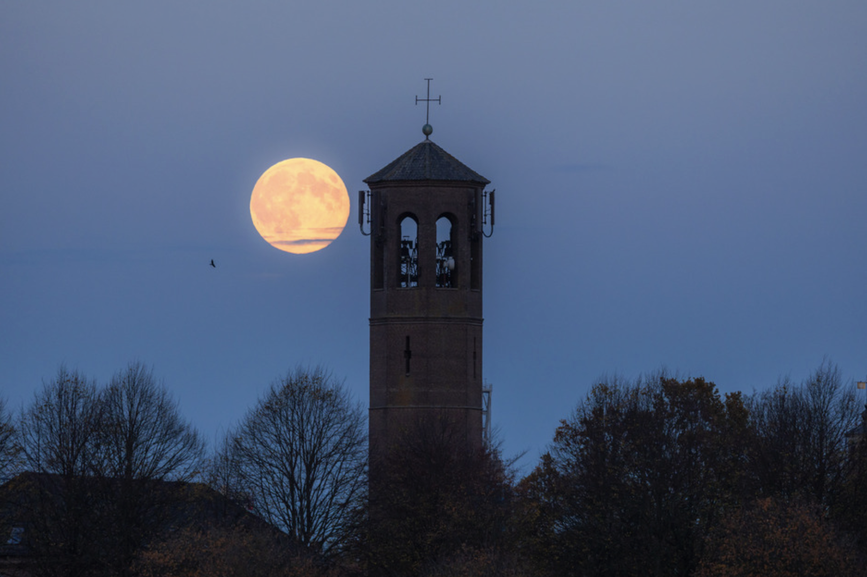 Deze foto werd gemaakt vanuit het Noord-Brabantse Heusden.