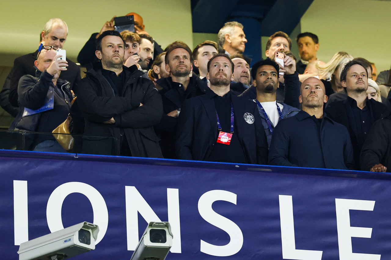 Bestuurscrisis Ajax: wat er achter het ontslag van Heitinga zit