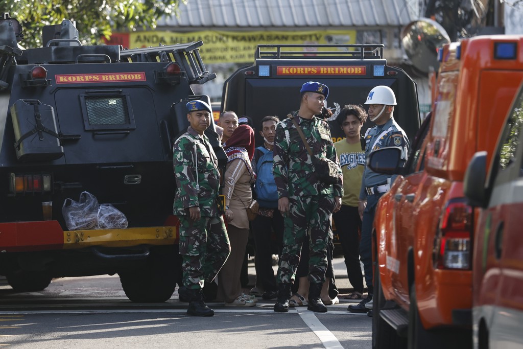 Tientallen gewonden bij explosies in school Jakarta, 17-jarige student verdacht
