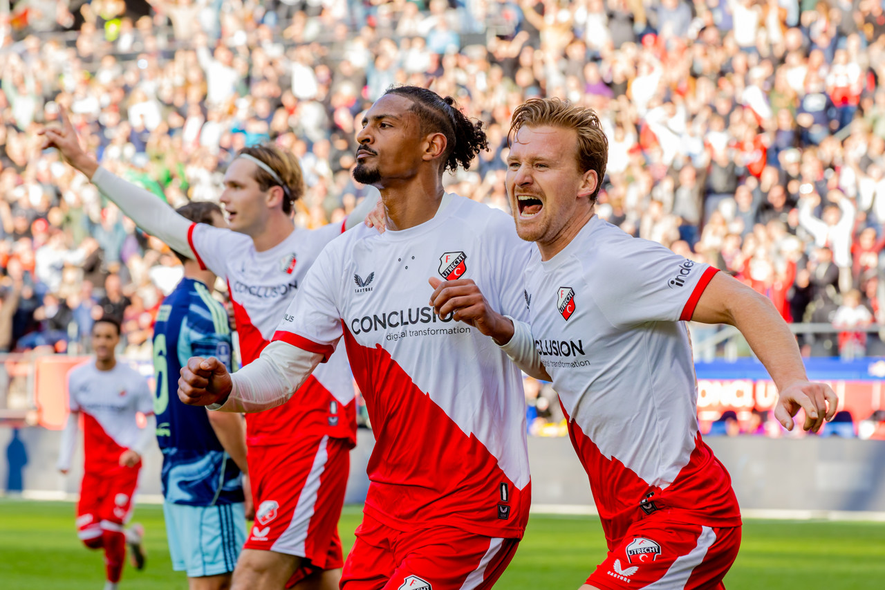 Ajax verder in de problemen: FC Utrecht pijnigt Amsterdammers