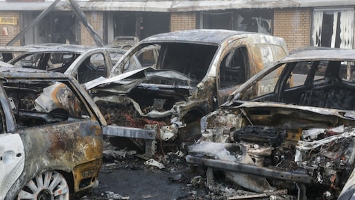 Brand bij autobedrijf Leeuwarden mogelijk aangestoken, man (58) aangehouden