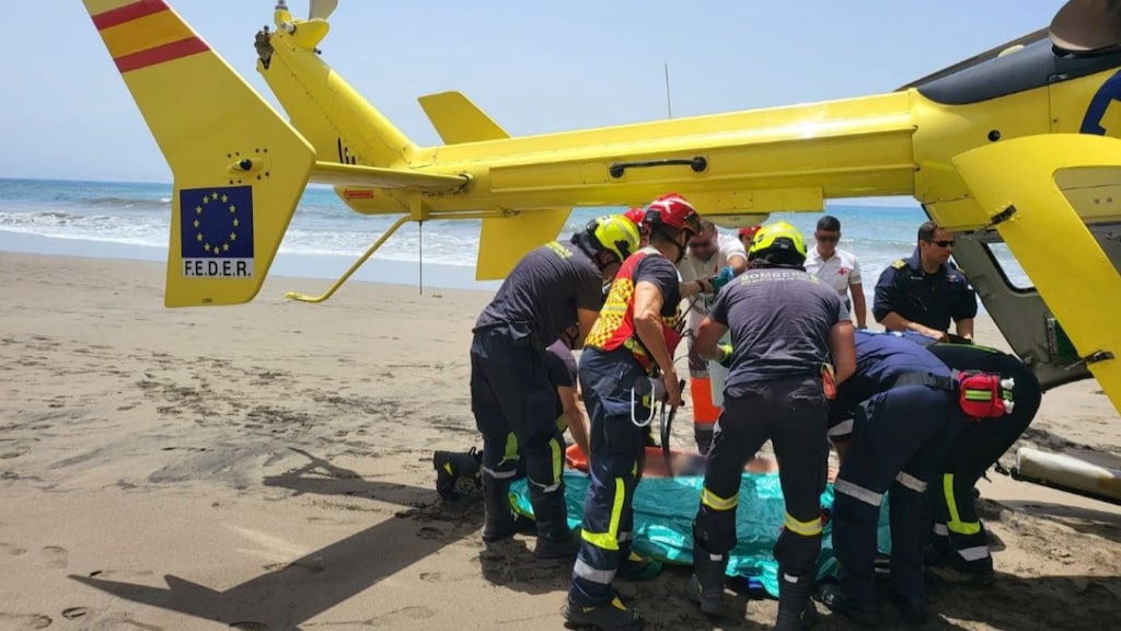Hulpdiensten op de Canarische Eilanden rukken bijna dagelijks met helikopters uit voor ongelukken in zee.