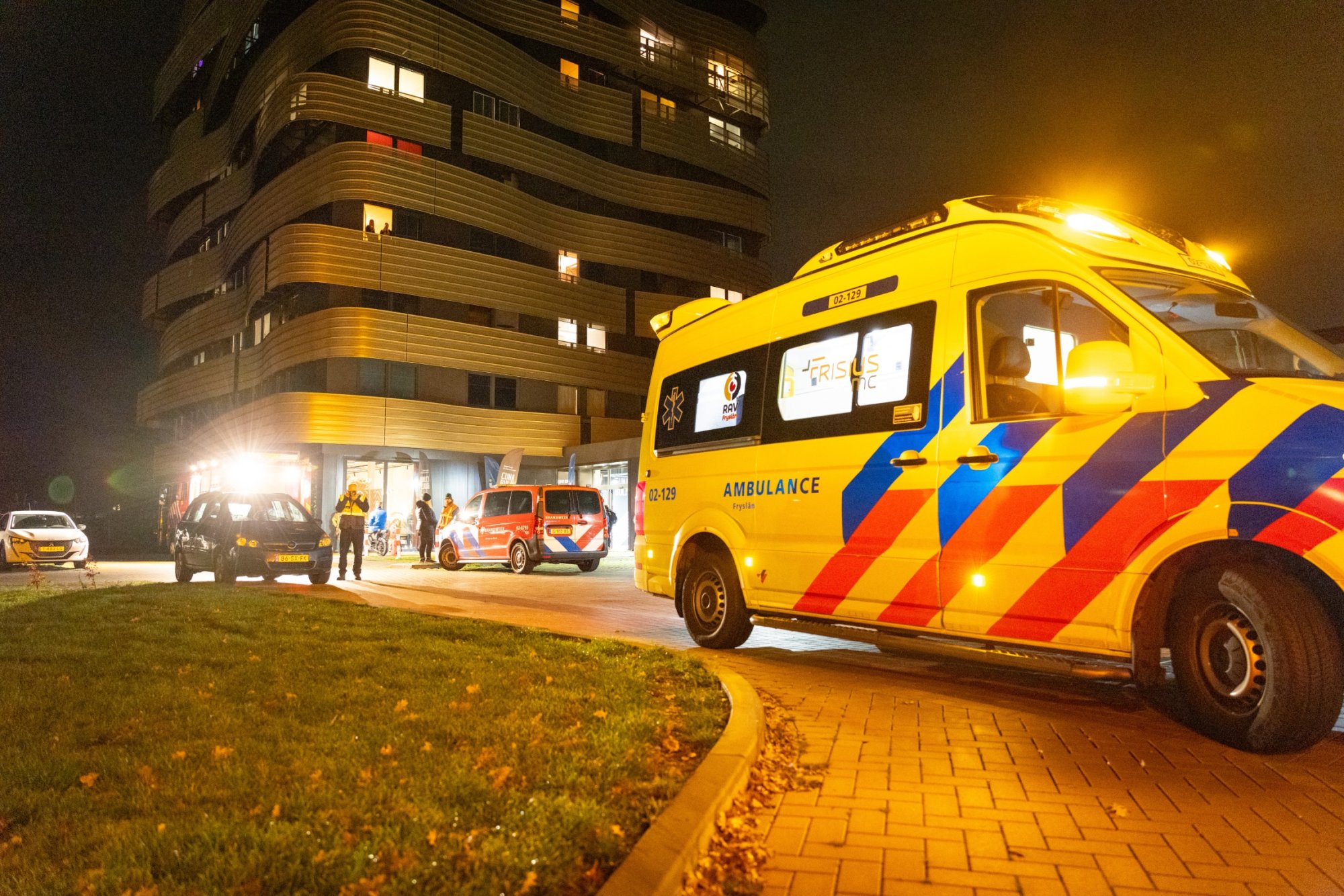 Brandweer in actie bij 'topsportflat' Heerenveen na spuiten pepperspray