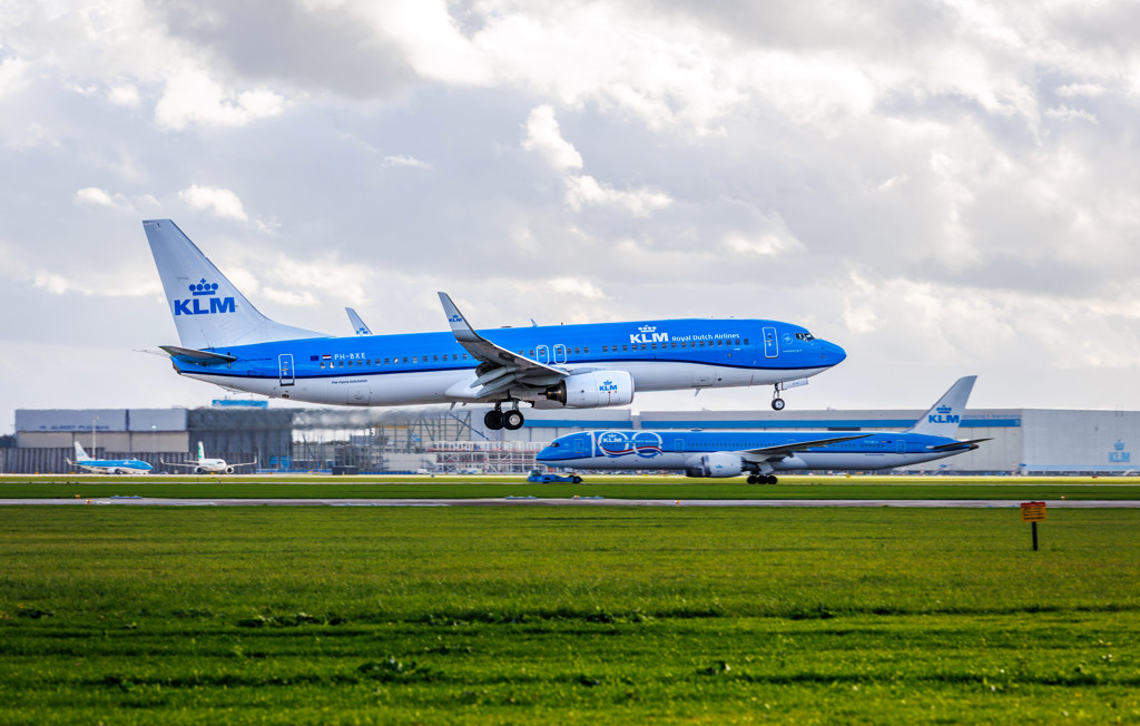Uithoorn is geluidsoverlast van Schiphol zat en eist dat luchthaven zich aan regels houdt