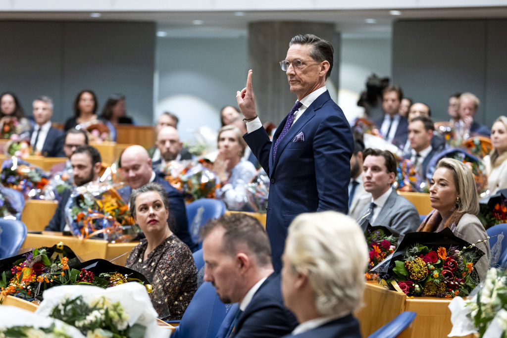 Nieuwe leden Tweede Kamer leggen eed of belofte af