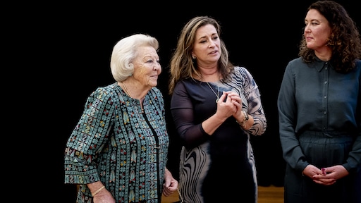 Prinses Beatrix opent fototentoonstelling van Sacha de Boer in het Rijksmuseum