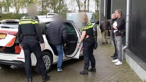Crimineel duo afgevoerd door politie in Undercover in Nederland: 'We hebben hem'