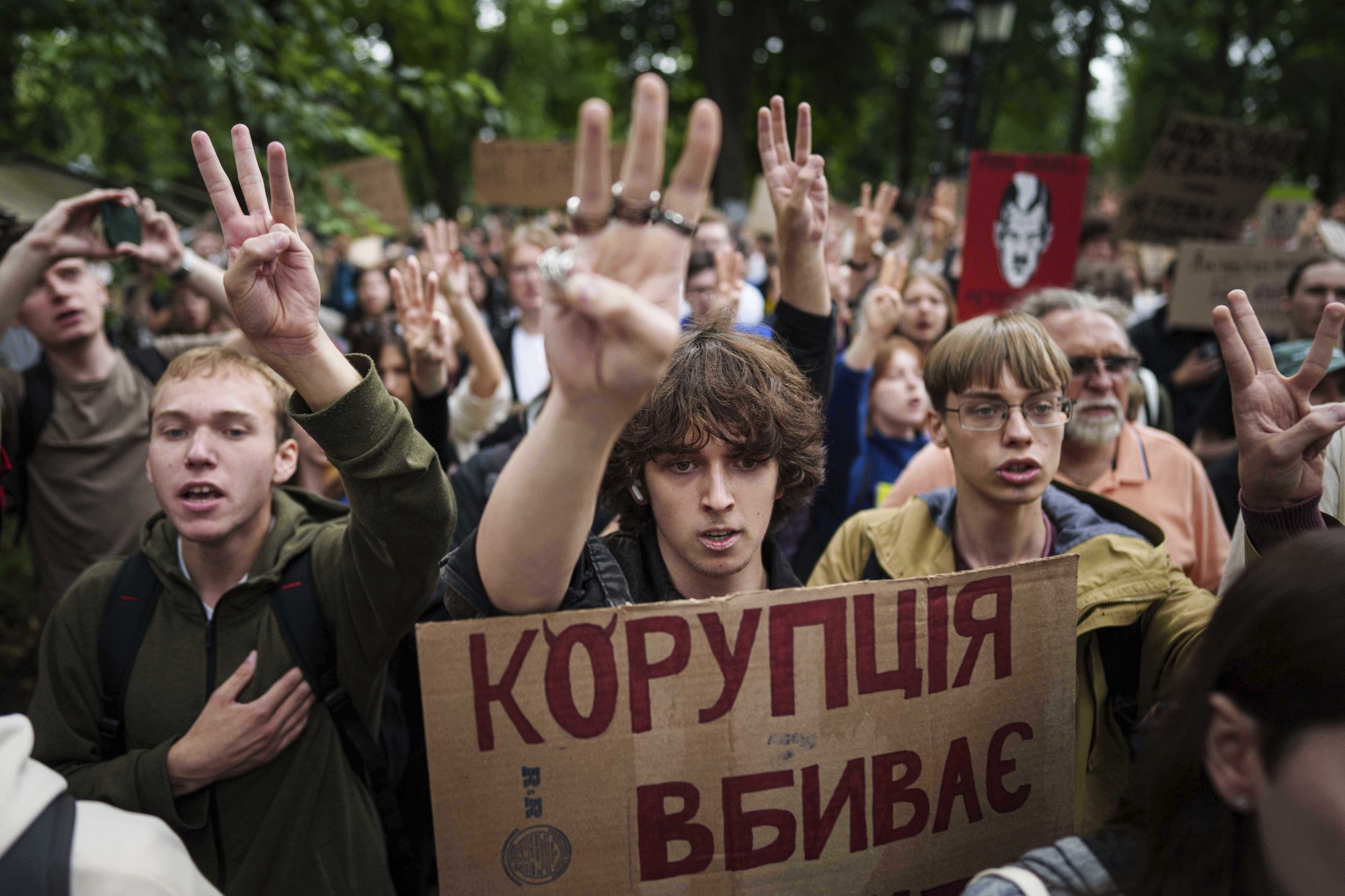 Oekraïne in ban van smeergeldaffaire rond ex-zakenpartner Zelensky: 'Bij inwoners overheerst woede'