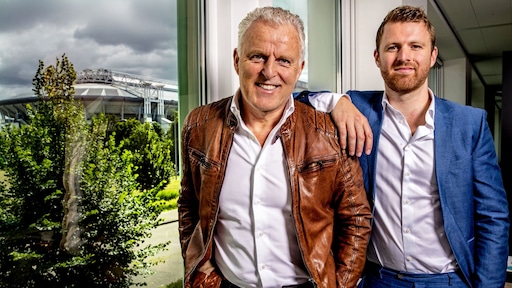 Royce de Vries deelt emotioneel bericht op verjaardag van vader Peter