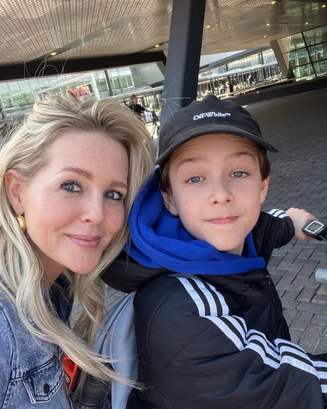 Zoon James treedt in muzikale voetsporen van Chantal Janzen