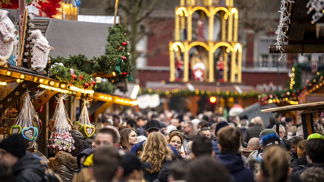 Drukte en dreigingsniveau houden Nederlanders niet weg van kerstmarkten