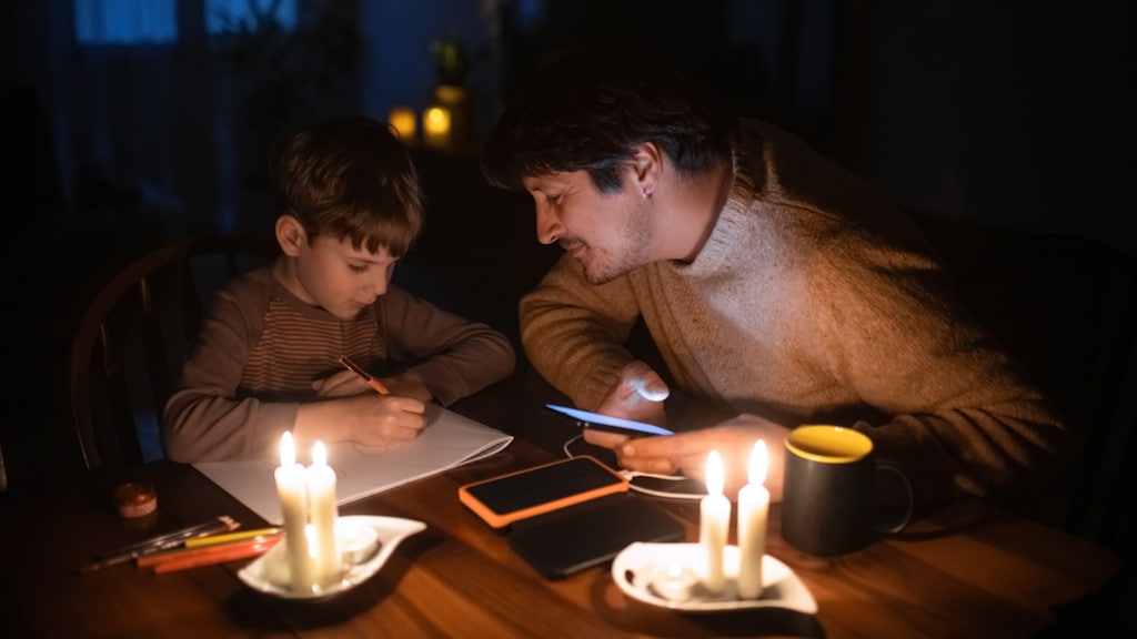 Wat als in Nederland dagenlang geen stroom is? Iedereen krijgt folder op de mat