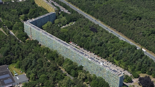 Grootste flat van Nederland voldoet niet aan bouwnormen: 'Geen zware spullen op balkon'