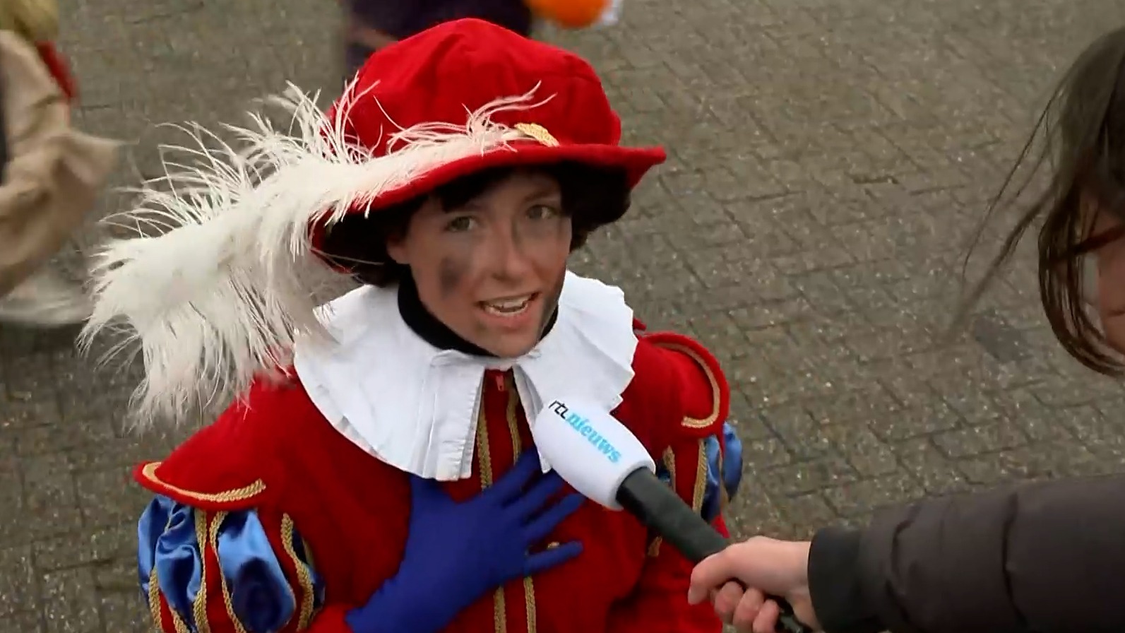 Regen, wind en pepernoten: Sinterklaas en zijn pieten aangekomen op Texel