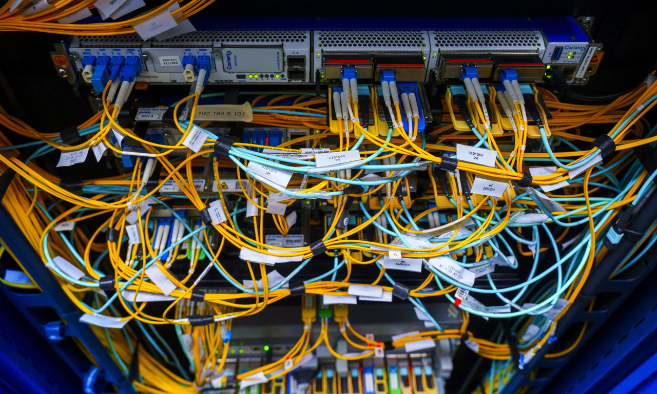 Brits echtpaar verwarmt huis met datacentrum in schuur