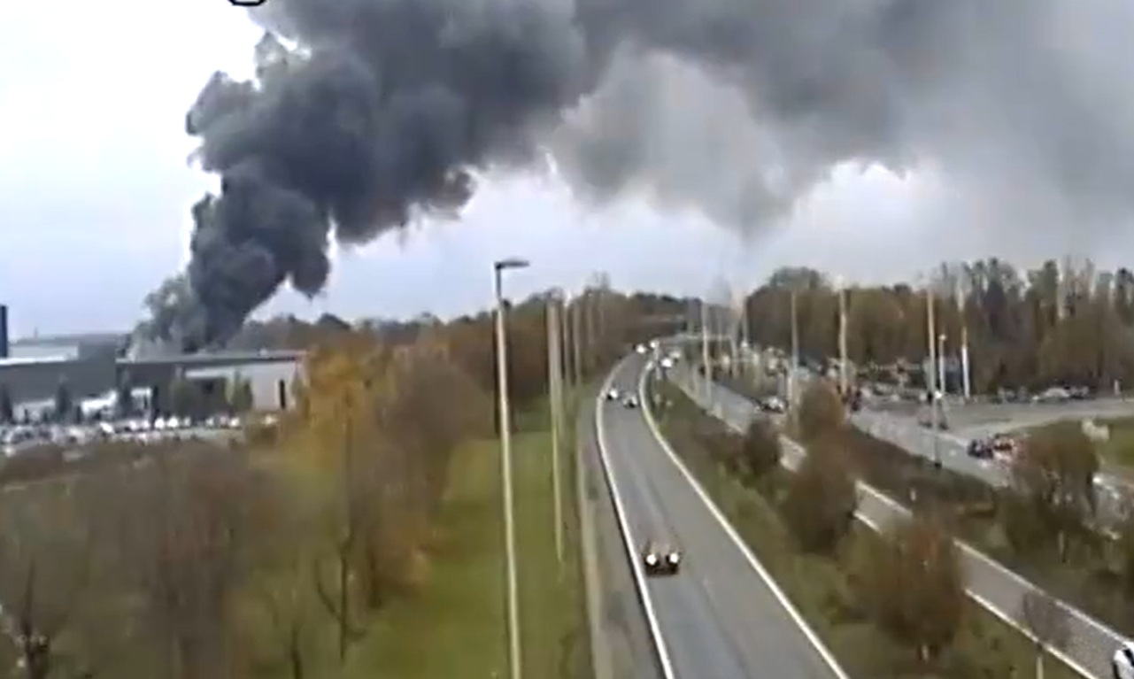 Brand op industrieterrein Barneveld onder controle, A30 weer open