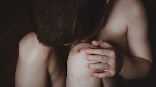 Pleegkinderen zwaar mishandeld en gebeten door hond: 'Mochten er niet over praten'